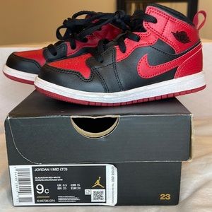 Jordan 1 Mid